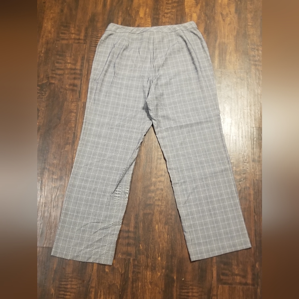 Woman's Slacks